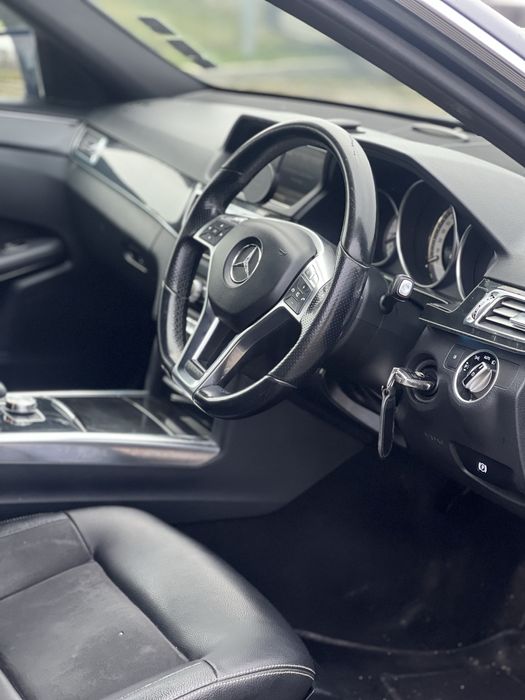 Vand mercedes E-Class (e220) euro 5 facelift pachet amg Volan Dreapta