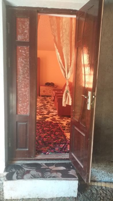 Galosiyoga rabotqozi qishloğida 8 sotixli uchastka sotiladi .