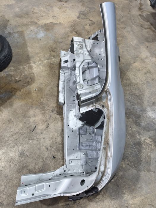 Заден десен калник панел за Мерцедес W213 седан.