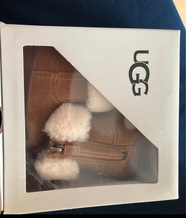 Cizme UGG bebelusi