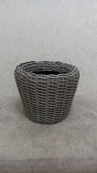 продам кашпо из ротанга