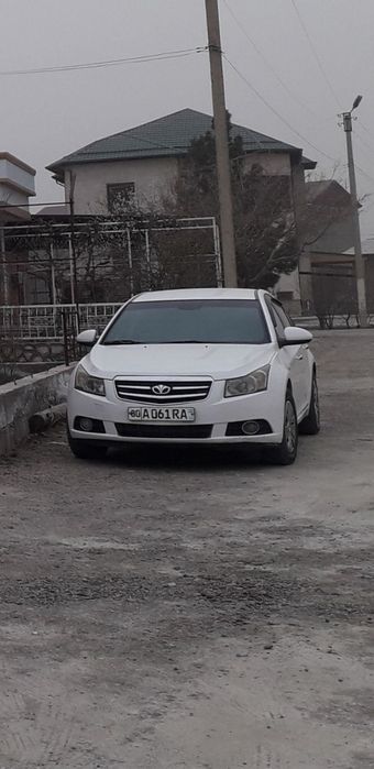 Ласетти Круз сотилади. Холати яхши. Метани бор.