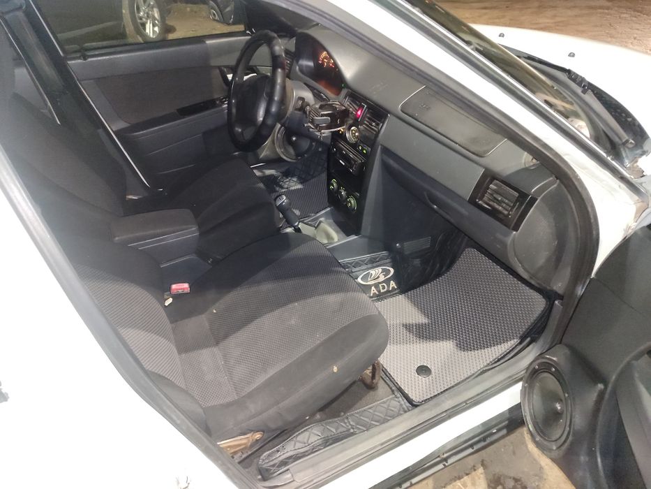 Продам Приору срочно