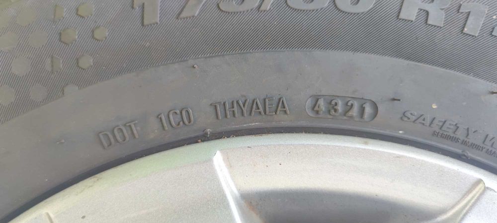 Vând jante R14 și cauciucuri 175/80/R14