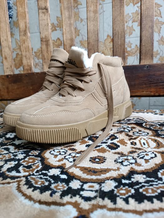 Продам ботинки. 37-36 размер.