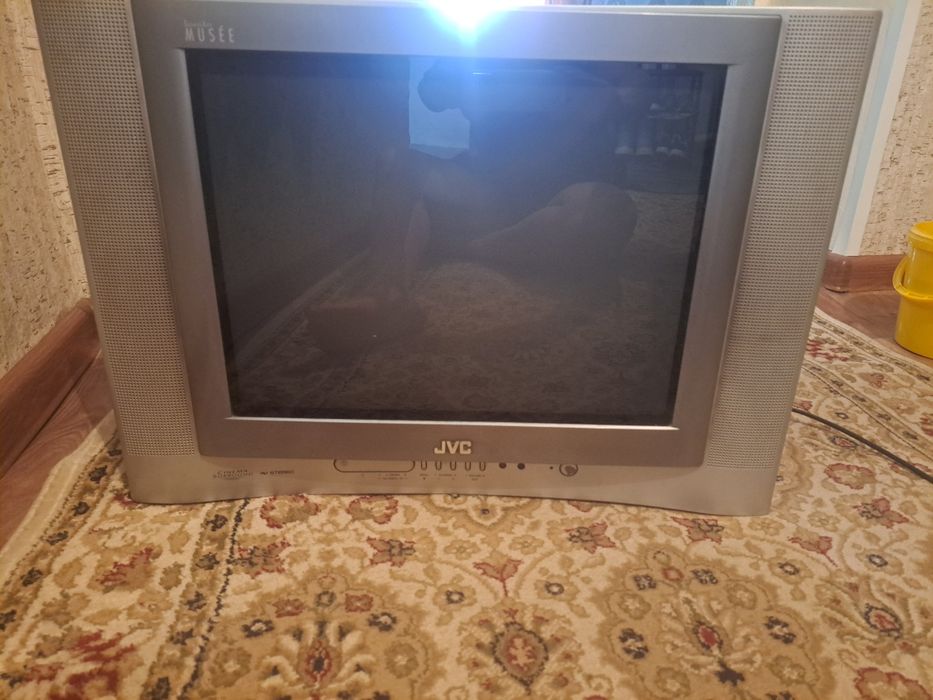 Продам телевизор