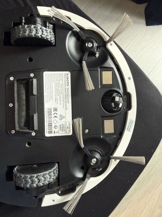 Xiaomi Robot Vacuum E5 Robot aspirator, set complet, cu cutie.