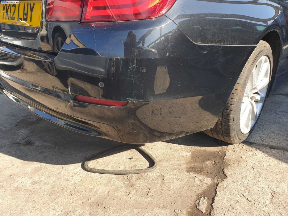 Bara Spoiler Spate cu Locas Senzori Parcare cu Imperfectiuni BMW Seria 5 F10 NFL Non Facelift Sedan Berlina 2009 - 2014 Culoare 475 Black Sapphire Metallic [K3881]