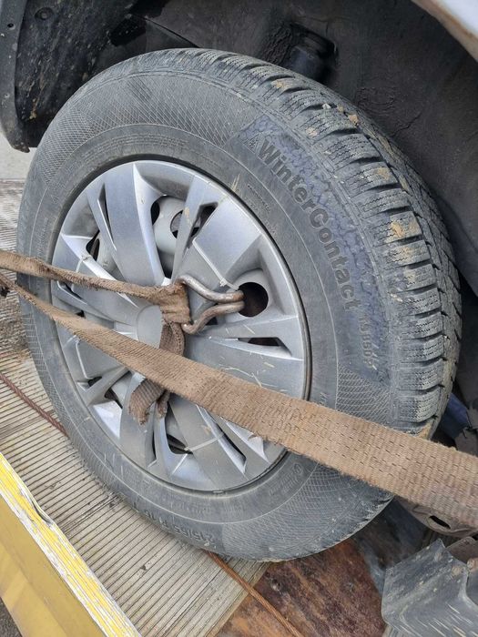 Mazda Tribute 2.0 16V/Газ/Релси /Лети джанти На части