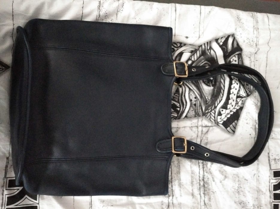 Дамска чанта от дебела естествена кожа