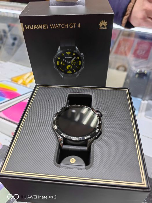 Huawei Watch GT 4 46mm в хорошем состоянии полный комплект с гарантие