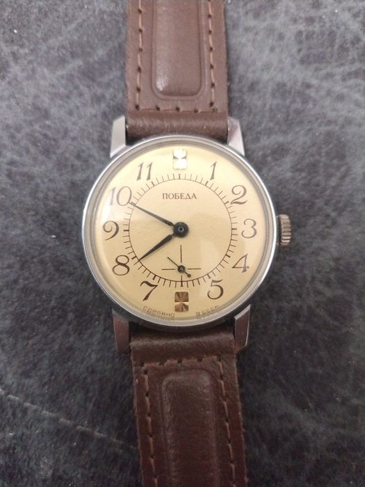 Часы победа  в хорошем состоянии без