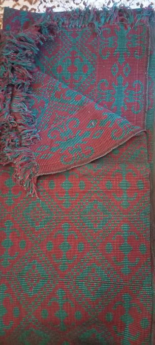 Неупотребявани битови черги и килими