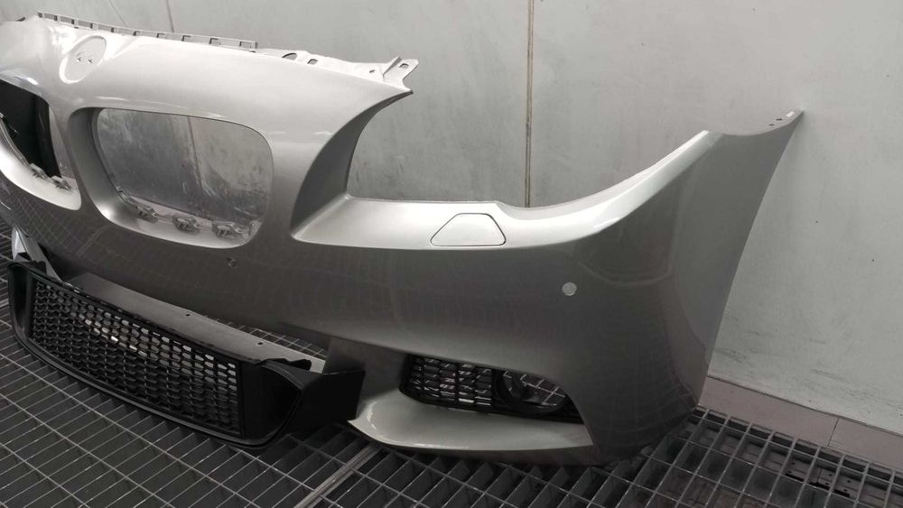 Bara Fata BMW F10 An 2010-2013 M Look (354 (Gri Deschis / Argintiu))