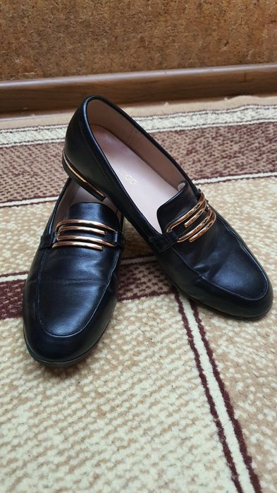 Лоферы женские 38