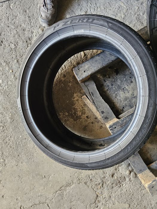 4 anvelope vara 2x255 35 19 2x225 40 19 Pirelli Pzero Runflat