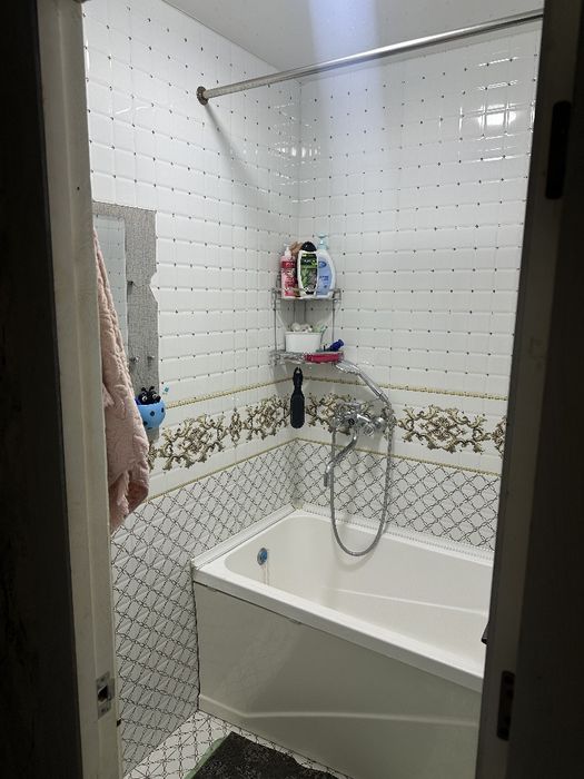 Chirchiqda 3-xonali kvartira sotiladi vasmoyda