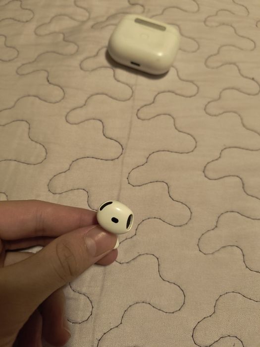 Слушалки AirPods pro