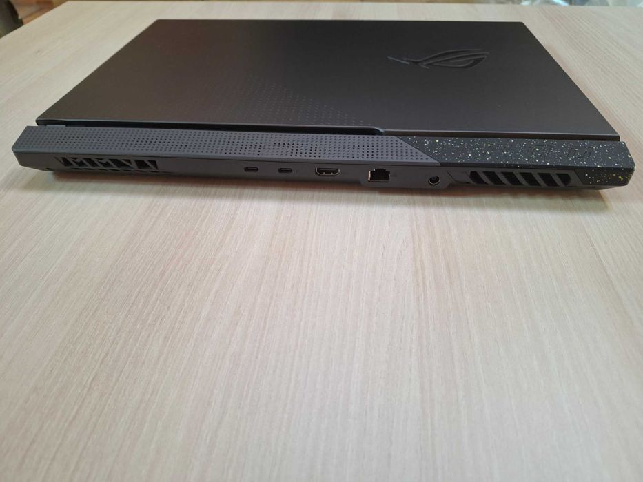Отличен Лаптоп ASUS ROG Strix G17 G713RM-KH011, 17.3" 300hz, Full HD, AMD Ryzen 7 6800H (3.2/4.7GHz, 16MB), NVIDIA RTX 3060 6GB, 16 GB, 1 TB SSD