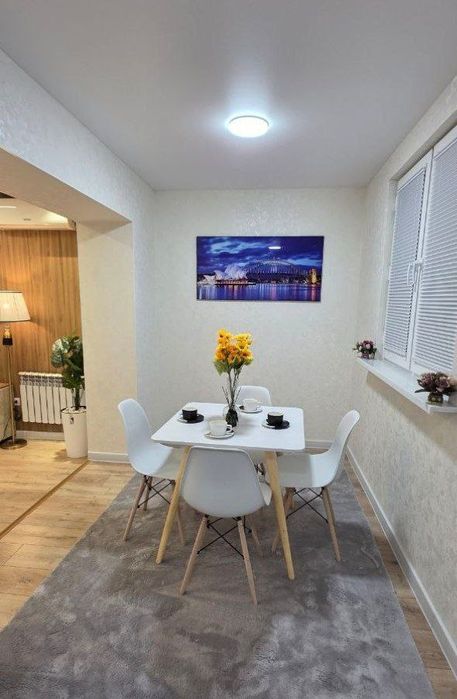 Продаётся Чиланзар 1 2в3 3этаж.