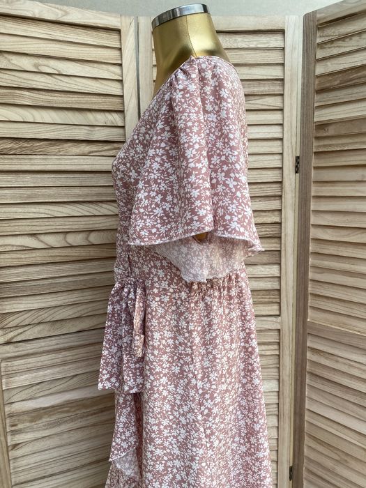 Rochie roz pudrat cu volănașe