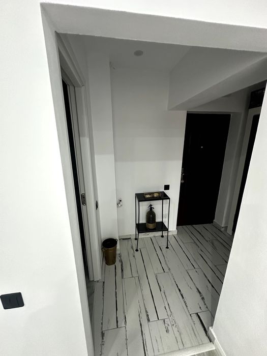 Se vinde garsonieră modernă, complet renovată de la 0, situată într-o zonă foarte liniștită din Blaj – Câmpia Libertății (G3, etaj 1).