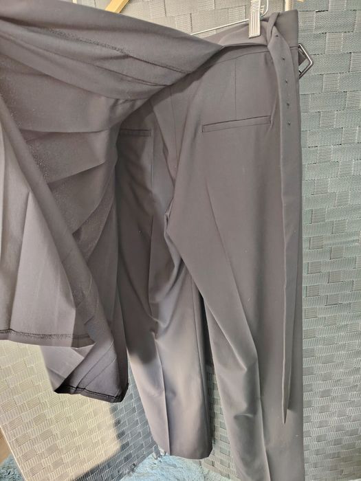 Pantalon cu fusta atasata masura L Zara