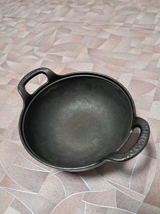 Продам кастрюлю объем 1 л