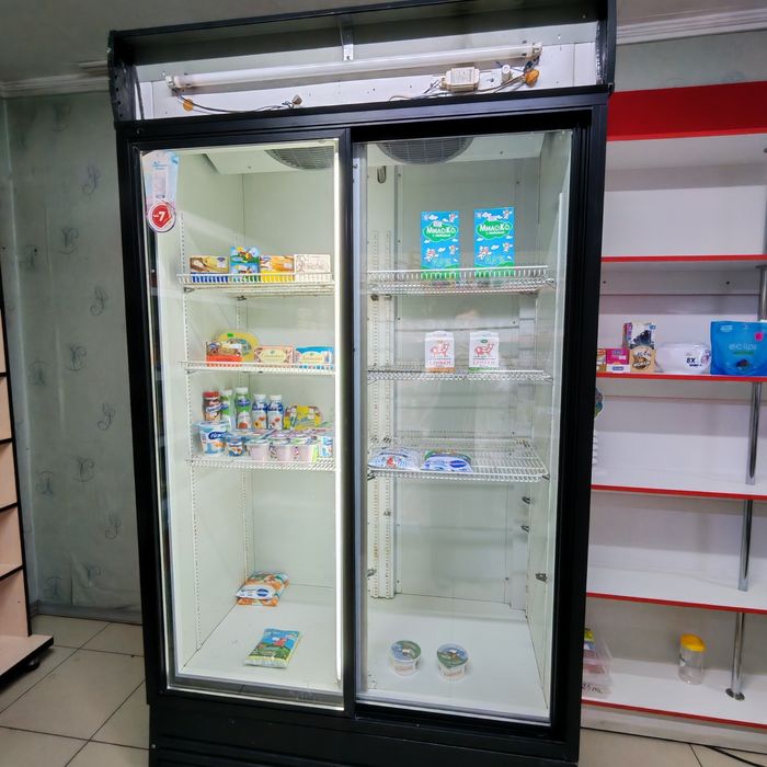 Продам вертикальный холодильник