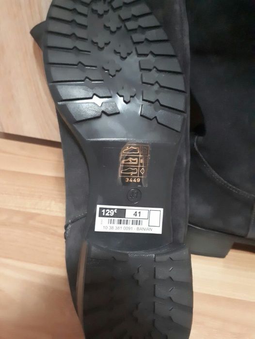 Vând cizme de damă din piele întoarsă