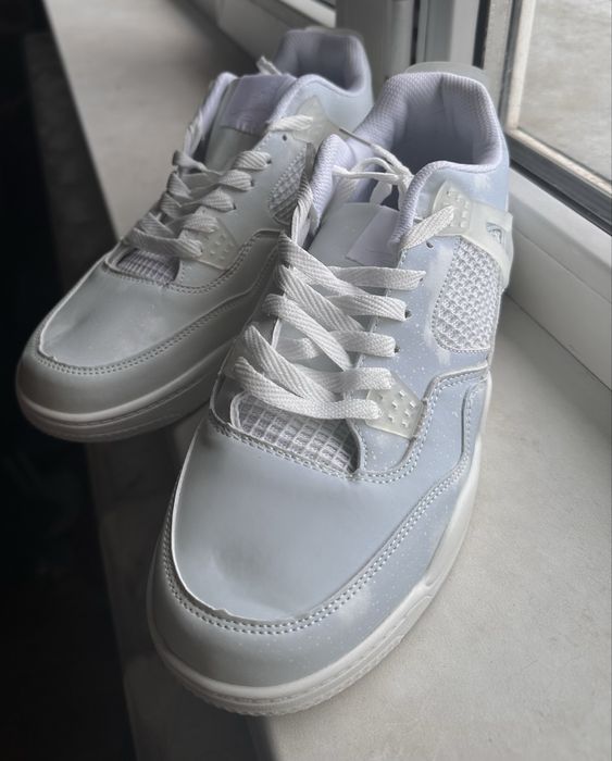 Новые кросовки 45 размер