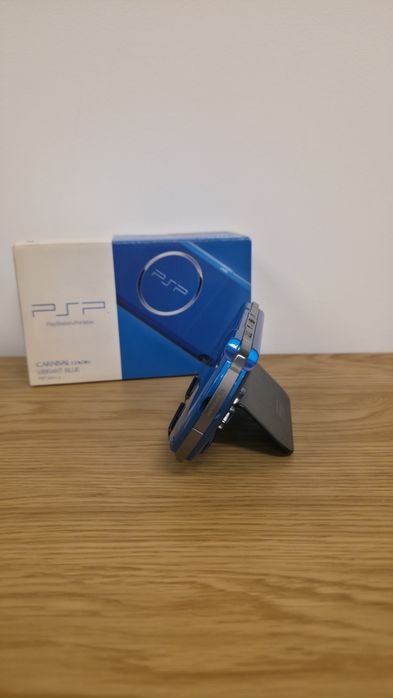 Sony PSP 3000, Modat, 550 jocuri, 9 în 1,  gata de joacă