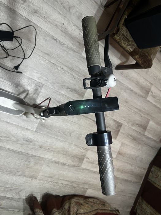 Продам электросамокат хіаоті m365