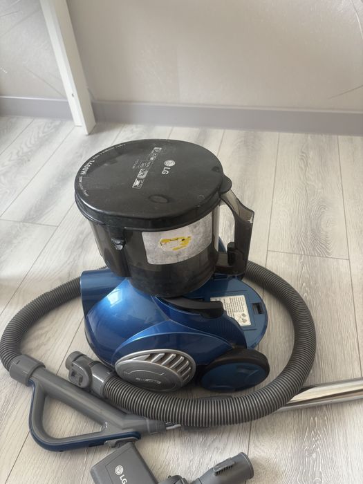 Продам пылесос б/у LG