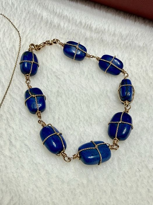 Bijuterii elegante din aur cu diamante si pietre naturale
