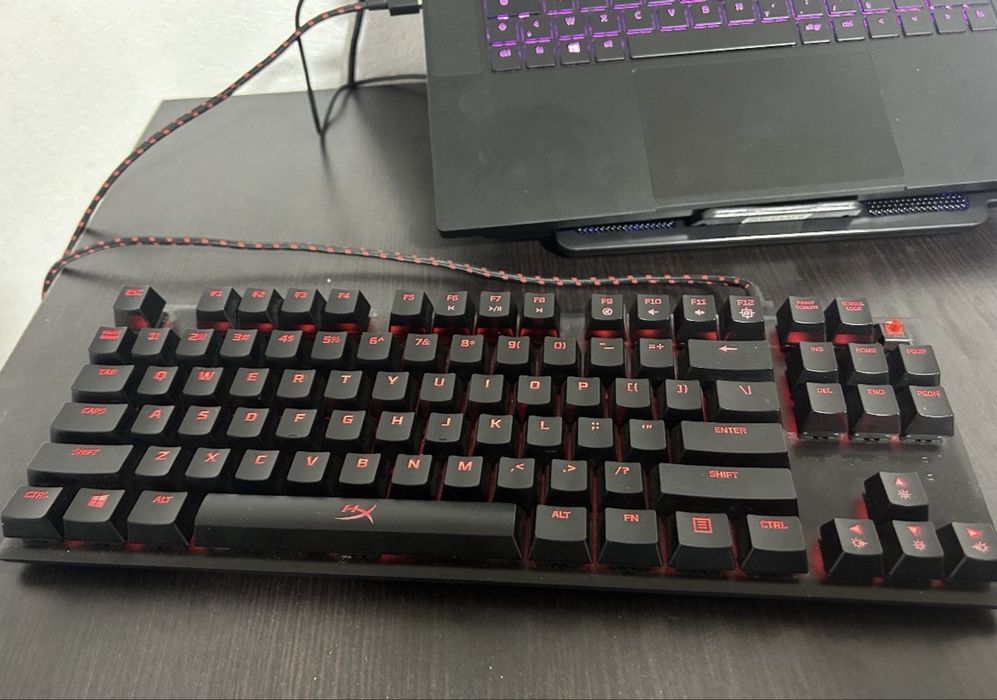 Leptop razer plus alete