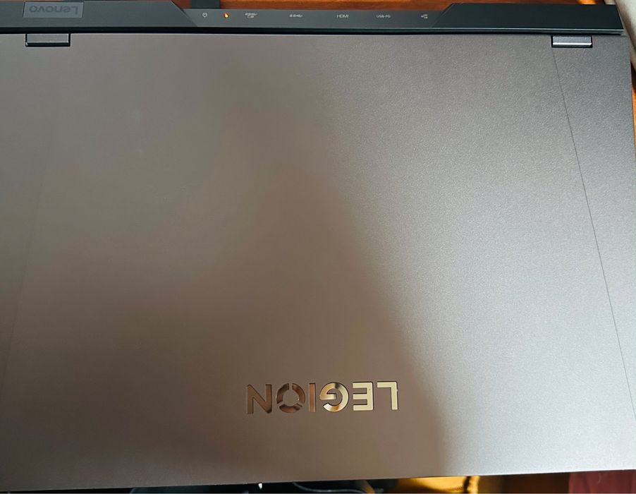 Ноутбук Lenovo))