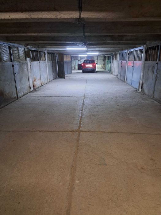 Дава се под наем Гараж / Паркомясто в София, Банишора - 19 кв.м за 91.8 € - Снимка #2