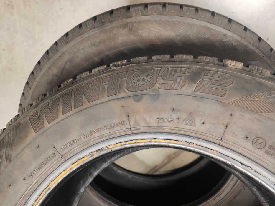 2бр.зимни гуми 215/65/16C Lassa