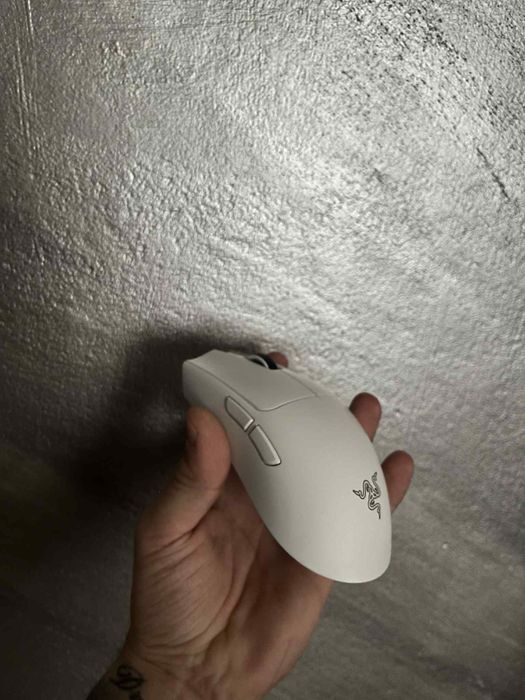 Razer Viper v3 pro white edition