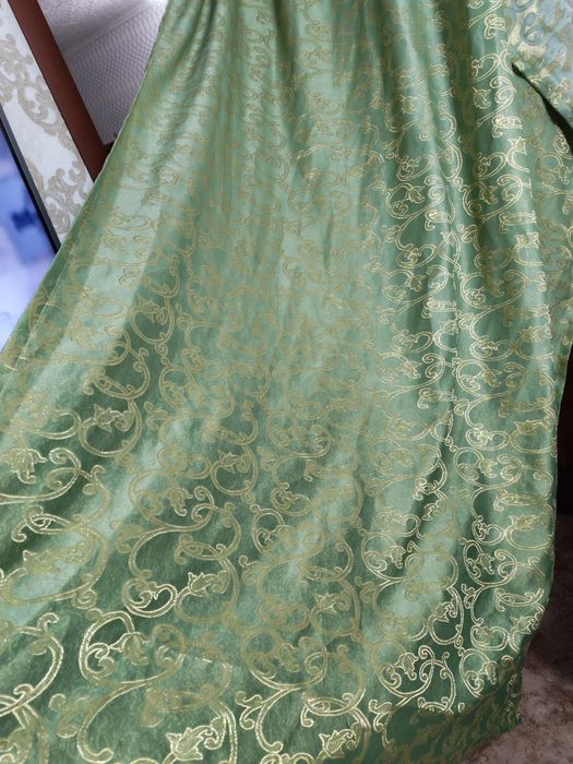 Продам шторы 2 шт