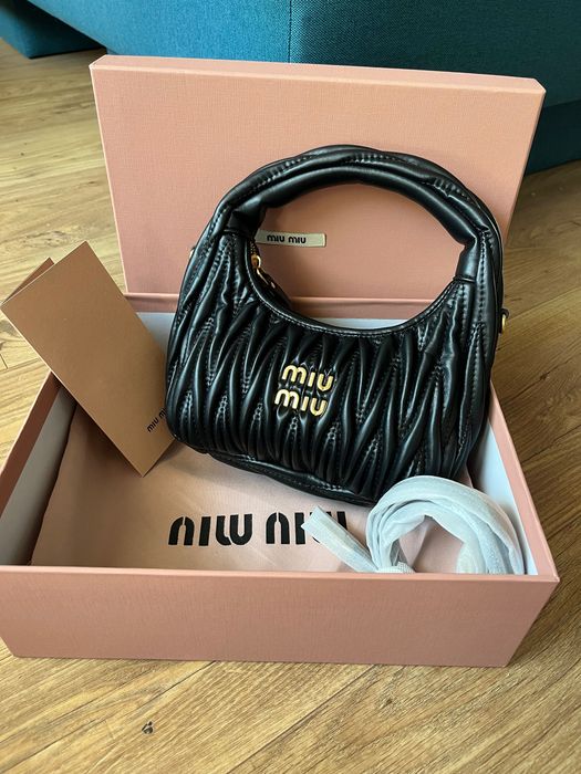 Чанта Miu Miu нова с кутия