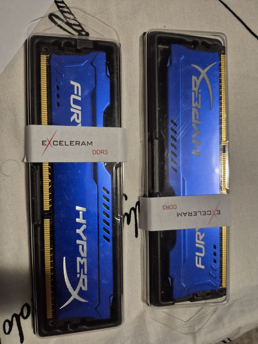 Placute RAM DDR3 2GB 2 BUC