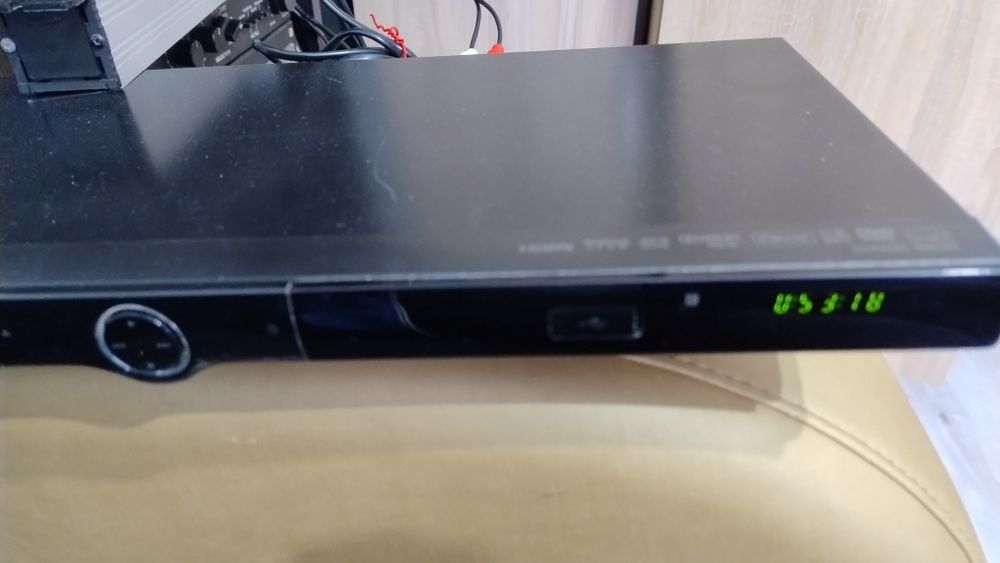 DVD player LG și walkman cd Phillips