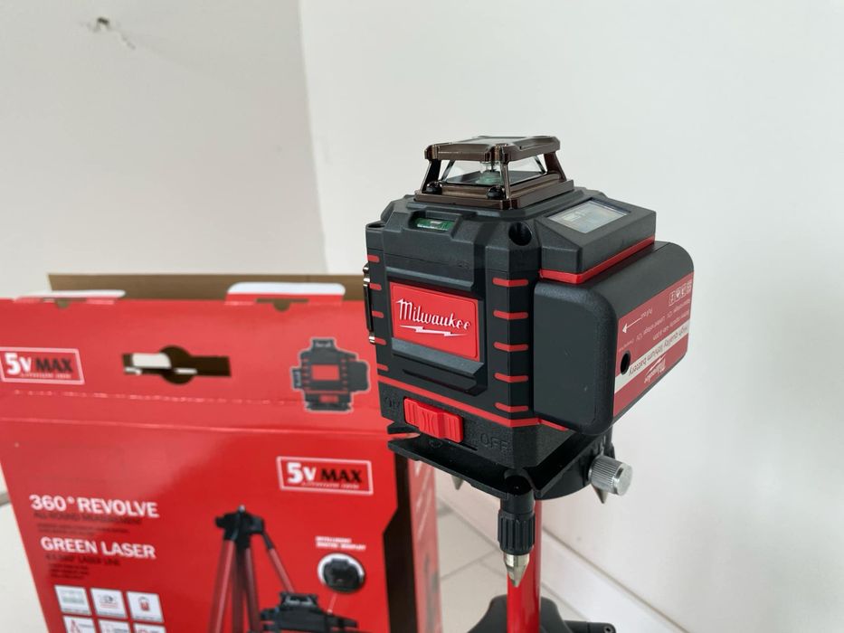 Самонивелиращ Акумулаторен Лазерен Нивелир Milwaukee Милуоки 3D , 4D