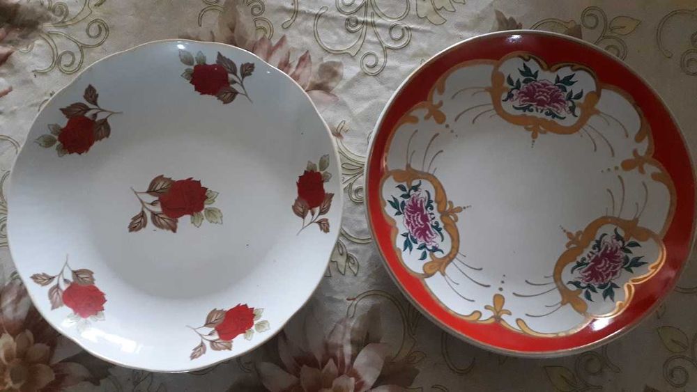 Блюда, тарелки, ваза, рюмки