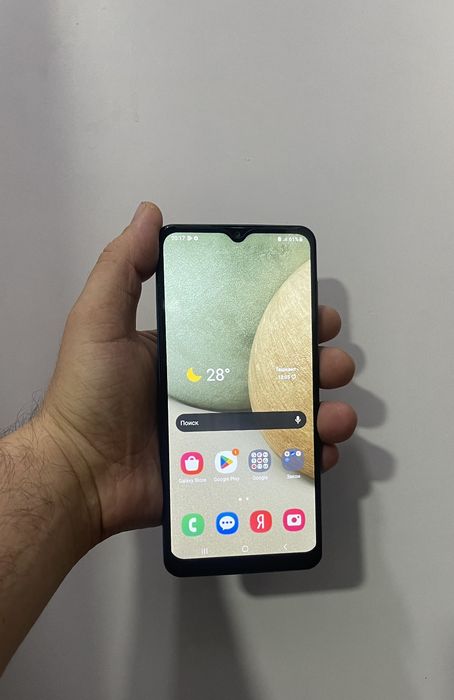 Samsung Galaxy A12 ideal