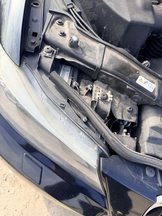 Far faruri bixenon adaptive bmw e90 e91 lci facelift