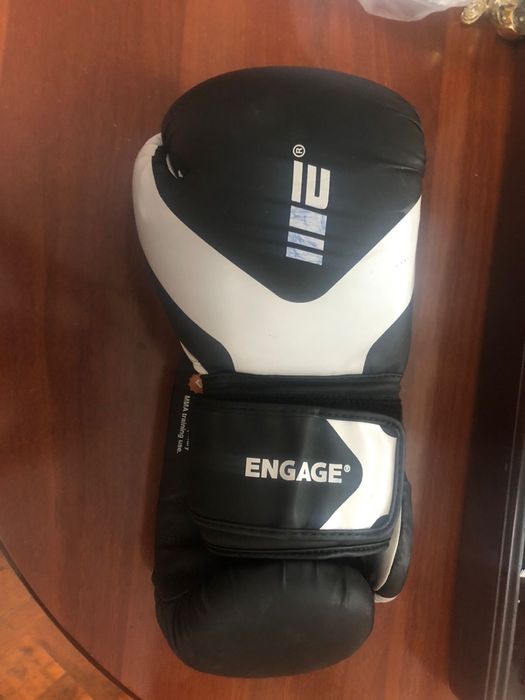 Боксерские перчатки