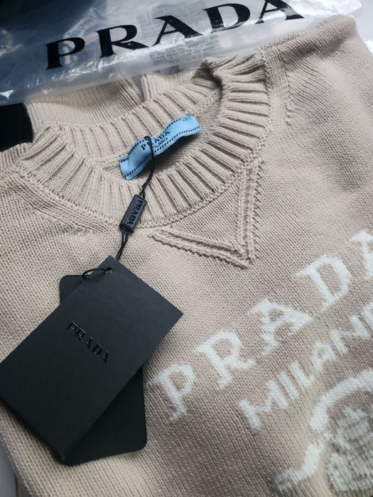 Prada пуловер високо качество S/M